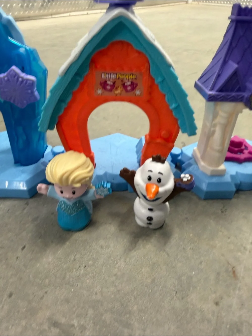 Fisher-Price Little People Disney Frozen Elsa Olaf Ice Palace Playset Lot